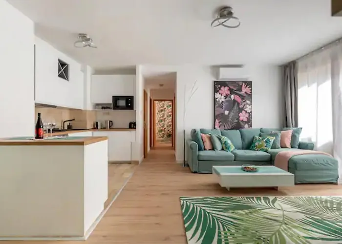Apartment Kazinczy Street Vibe I 2br I 1 Free Parking I Self Check-in *