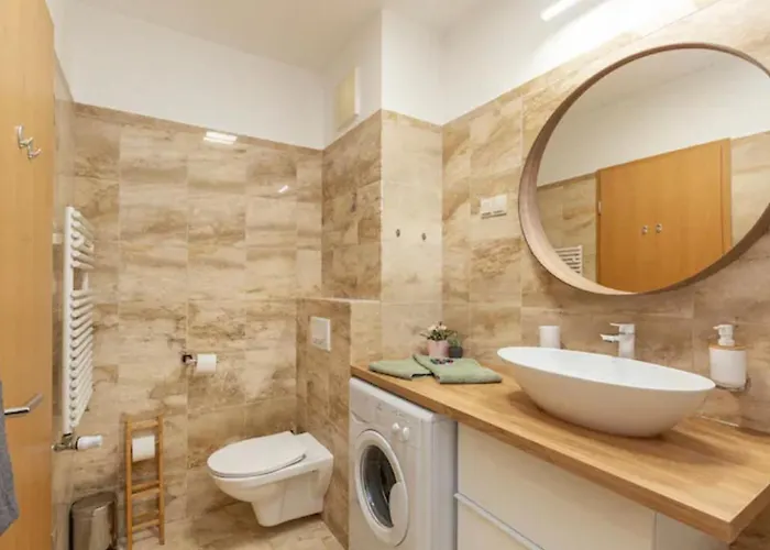 Kazinczy Street Vibe I 2br I 1 Free Parking I Self Check-in *