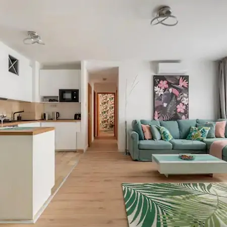 アパート Kazinczy Street Vibe I 2br I 1 Free Parking I Self Check-in *