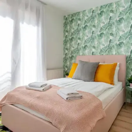 Kazinczy Apartment I Free Parking I Self Chkn * Budapest