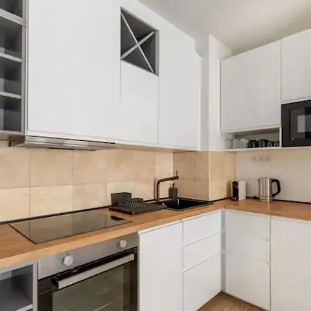 Kazinczy Street Vibe I 2br I 1 Free Parking I Self Check-in * Βουδαπέστη