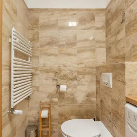 Kazinczy Street Vibe I 2br I 1 Free Parking I Self Check-in Daire Budapeşte