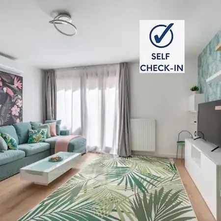 Daire Kazinczy Street Vibe I 2br I 1 Free Parking I Self Check-in Budapeşte